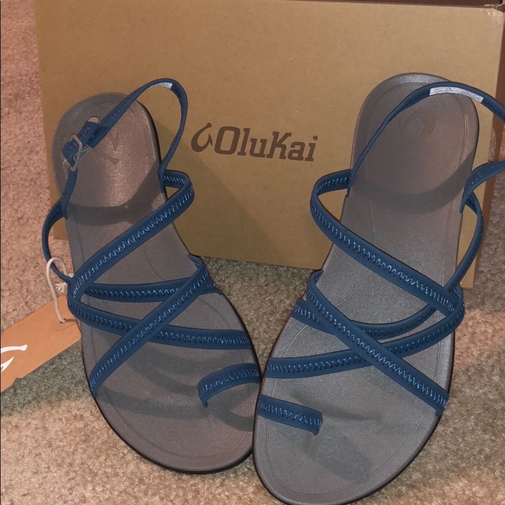 OluKai Kalapu sandals (Size 9) Legion Blue/Fog